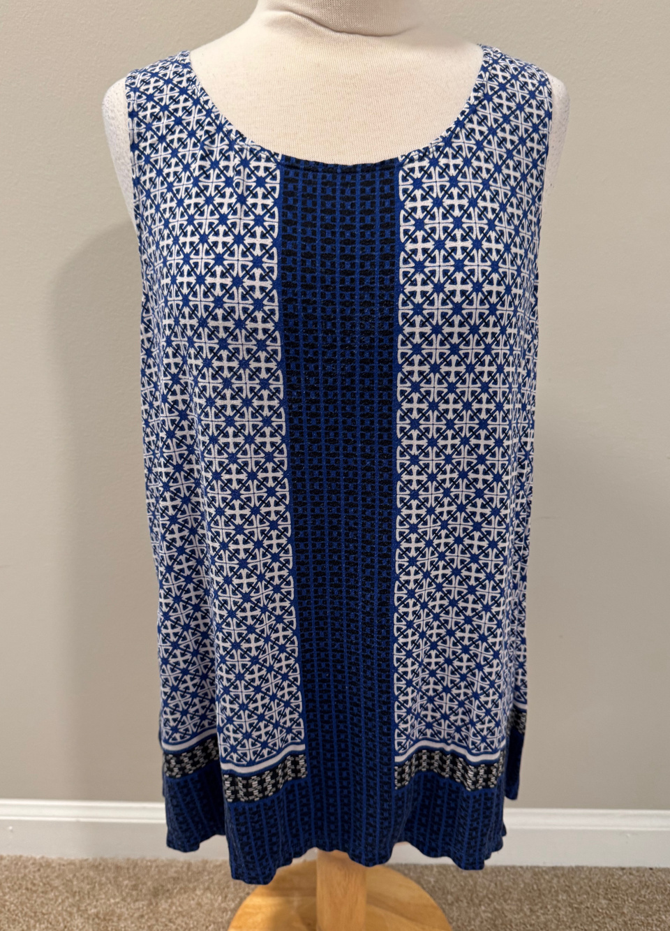 Womens size Large Max Studio Boho Blue Geometric Tile Print Sleeveless Blouse Ta